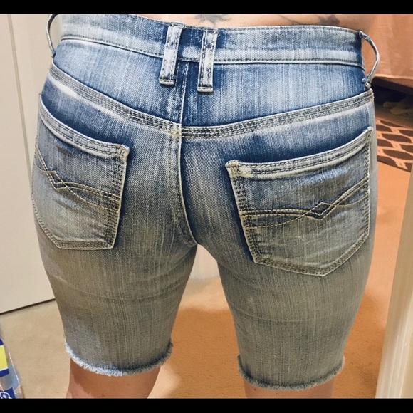 🆕✨🖤MUDD STONE WASH BERMUDA VERY CUTE 🩳 SHORTS🖤 - Picture 3 of 6